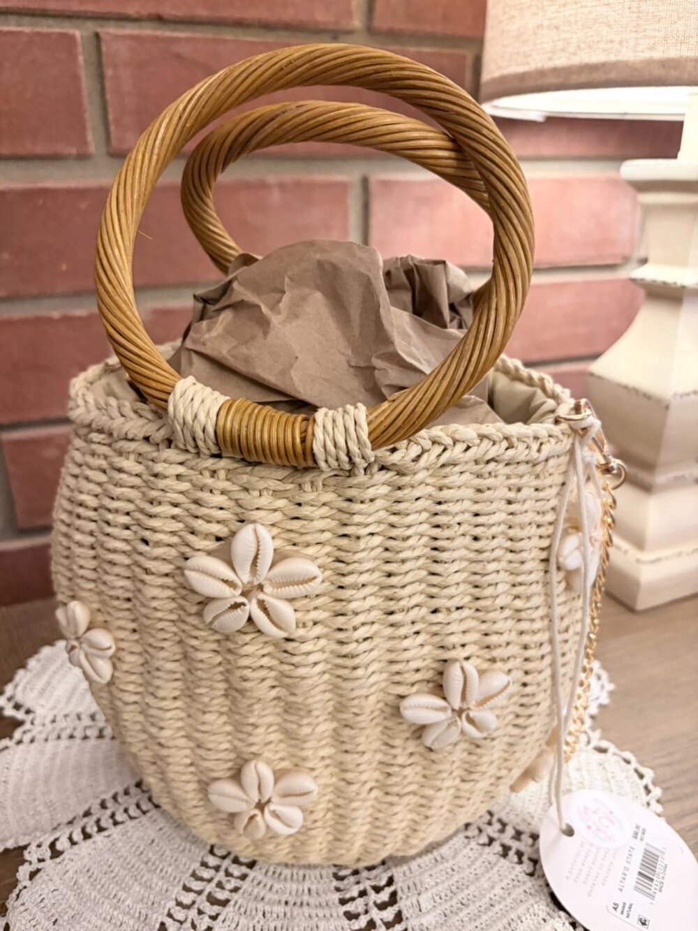 Altar'd State NWT The Hampton Woven Shell Bucket Tote - Picture 4 of 6